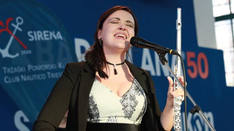 Tinkara Kovač na novi poti sodelovanj