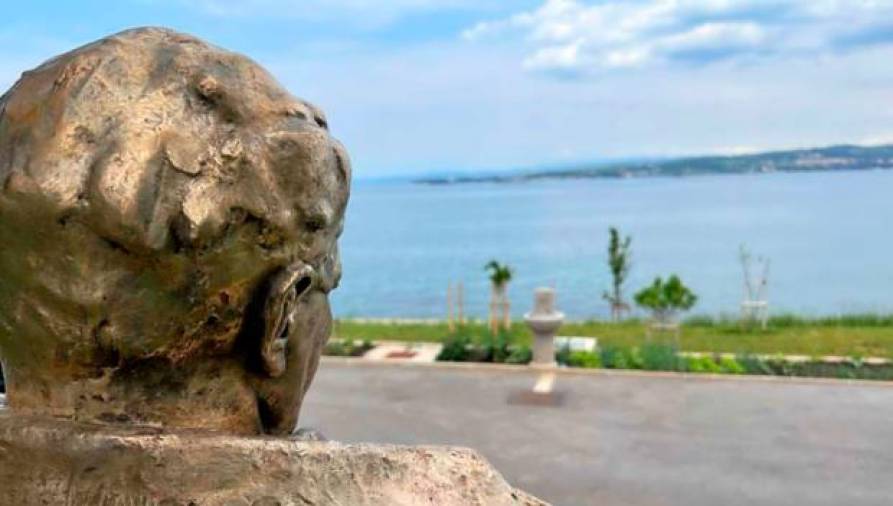 Titov kip je obrnil proti Trstu (OSEBNI ARHIV/PRIMORSKE NOVICE)