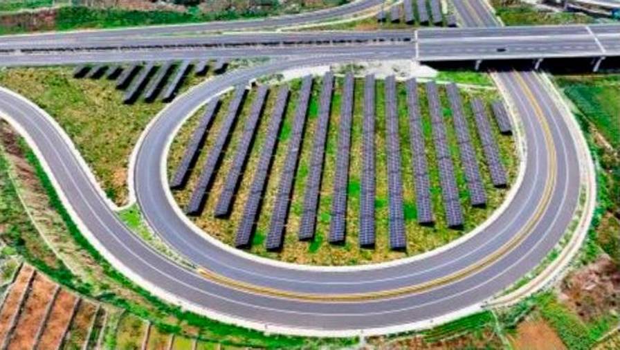 Render sončne elektrarne ob avtocesti A4 (AUTOVIE VENETE)