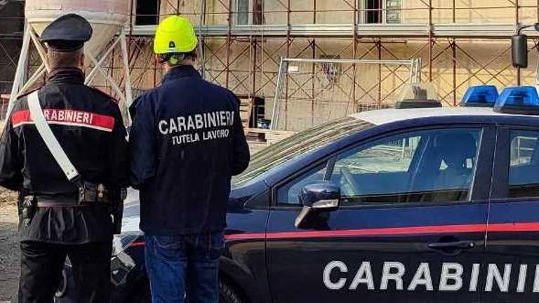 Karabinjerji zaradi nepravilnosti izdali globe za 60.000 evrov