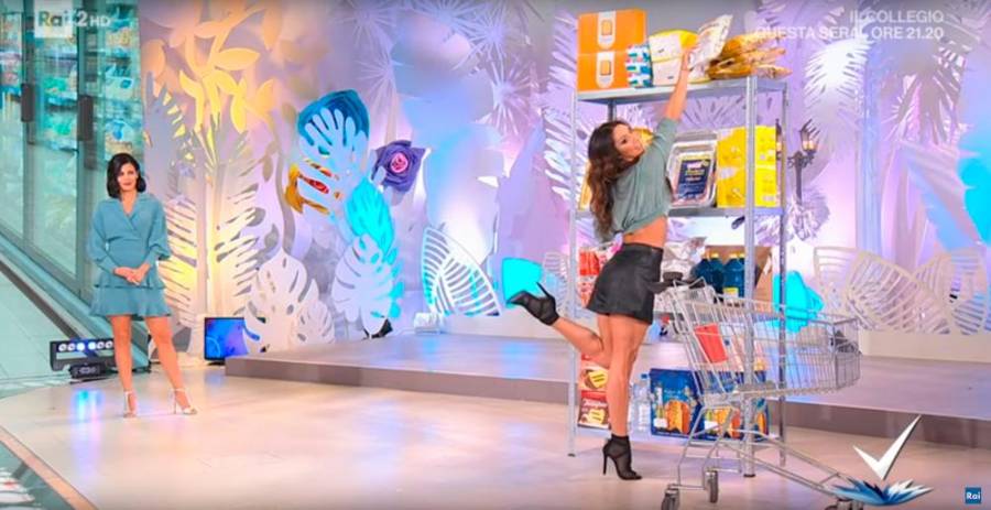 Voditeljica Bianca Guaccero in izvedenka za zapeljive nakupe Emily Angelillo (RAI)