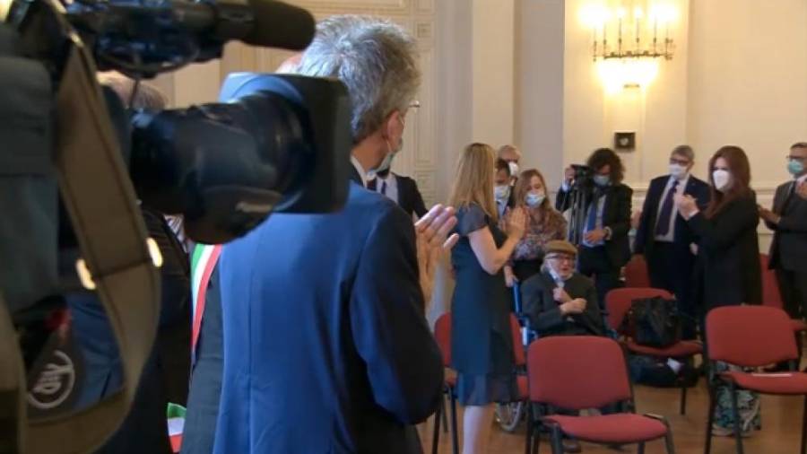 Zaključil se je zgodovinski dan