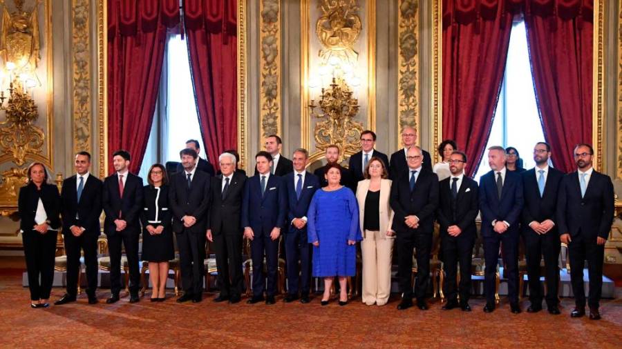 $!Skupinska fotografija ministrov in predsednika republike Mattarelle (ANSA)