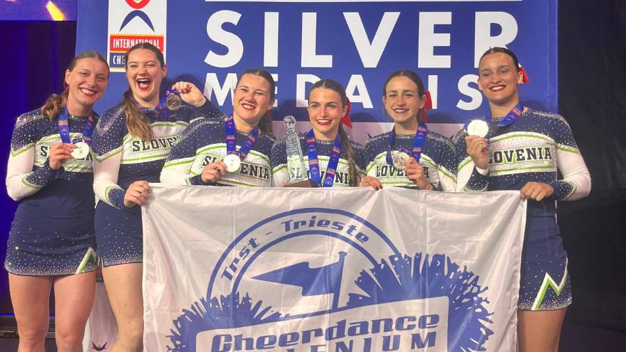 $!Svetovne podprvakinja Cheerdance Millenium s kolajno