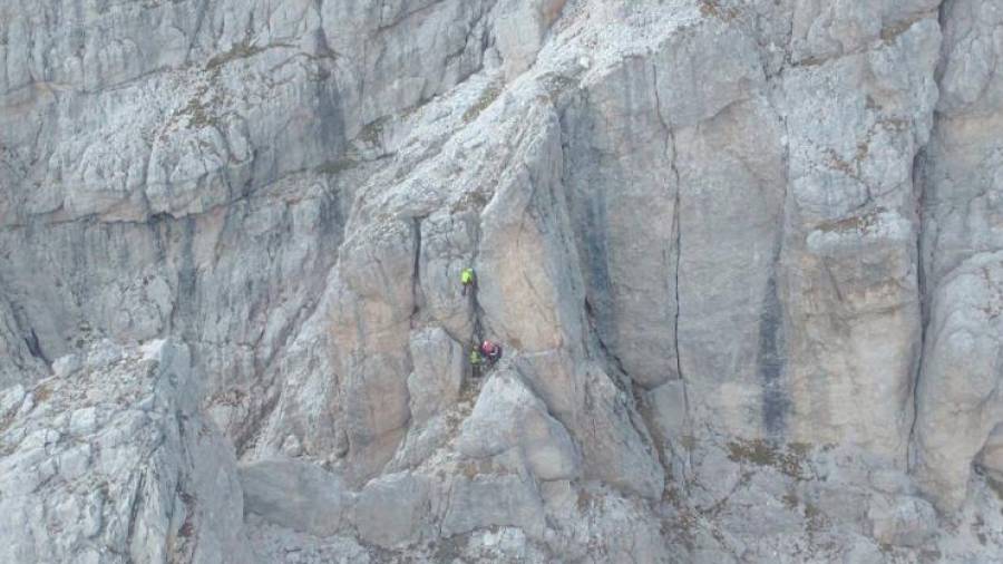 Trije slovenski planinci se znašli v težavah med vzponom po zahtevni zavarovani poti Anita Goitan, ki vodi na Viš (OSEBNI ARHIV)