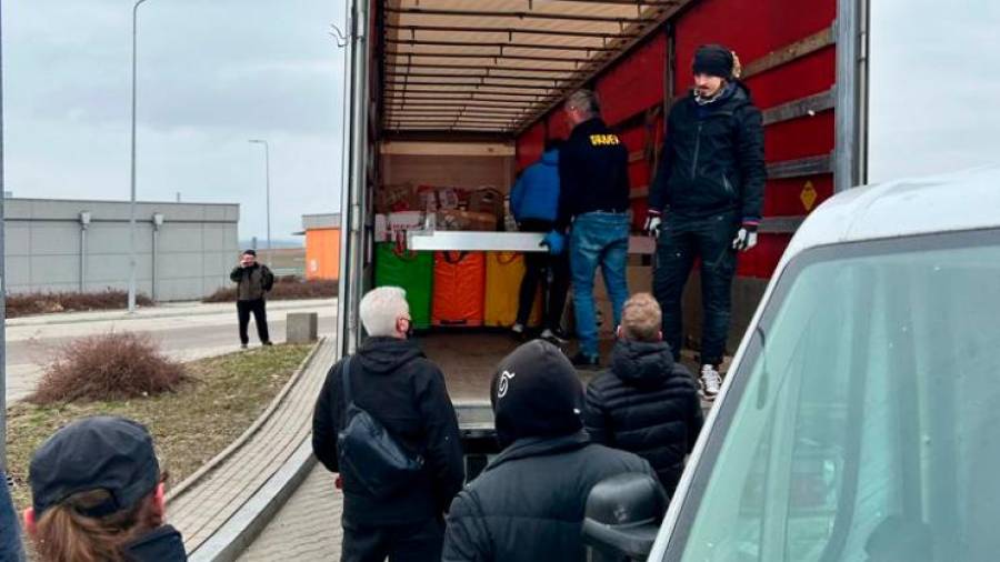 Tržaško pomoč so s kombiji prepeljali v Ukrajino
