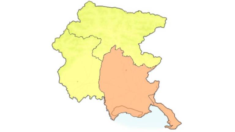 V FJK pričakujejo obilne padavine, močan veter in poplavljanje morja