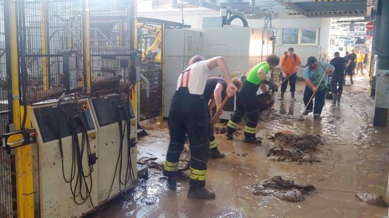 Tudi ponoči na več deloviščih odpravljali posledice poplav