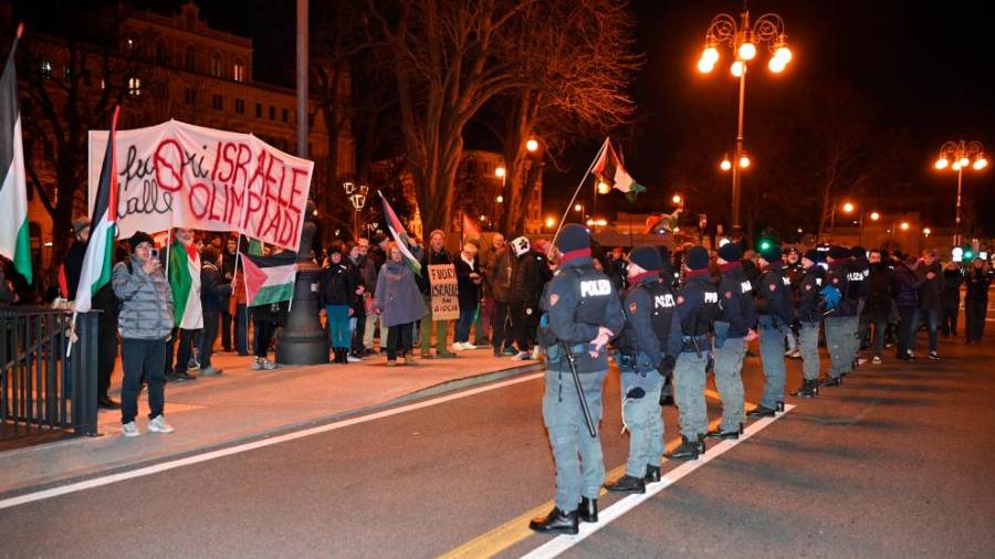 $!Protestniki na Trgu Libertà (FOTODAMJ@N)