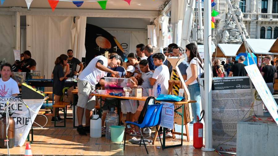 Včerajšnje dogajanje na Velikem trgu (FOTODAMJ@N)