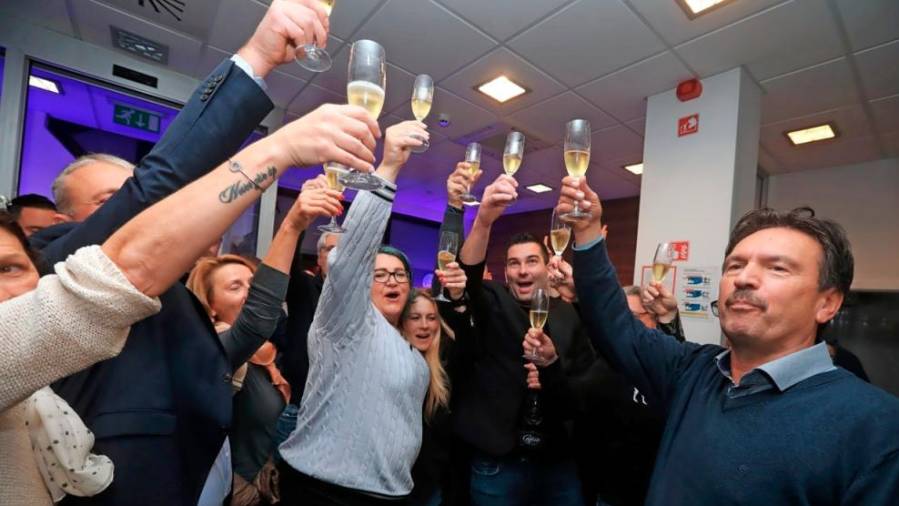 Andrej Korenika je v Luciji glasno proslavil zmago (TOMAŽ PRIMOŽIČ/FPA/PRIMORSKE NOVICE)