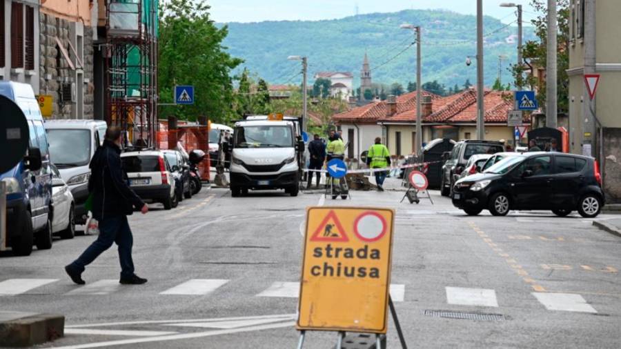 Ulico Ponziana so danes dopoldne zaprli za promet (FOTODAMJ@N)