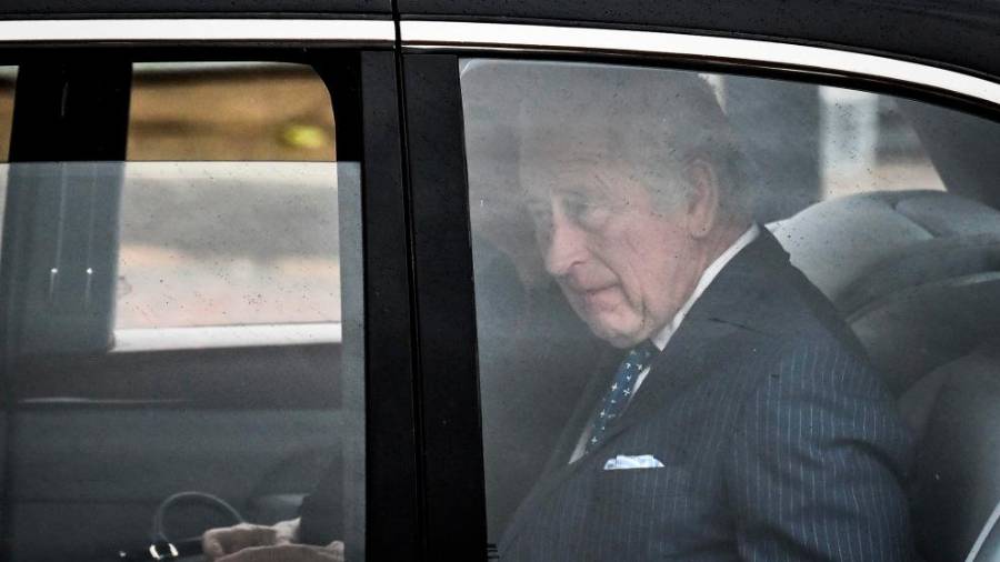 Prihod Carla in Camille v Buckingamsko palačo (ANSA)