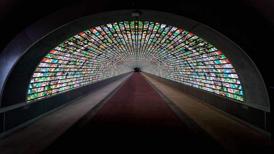 Digitalna galerija Data Loading (FABRICE GALLINA)