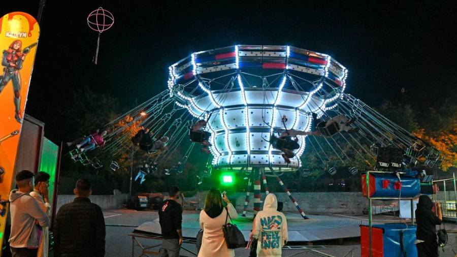 Na Proseku je že zaživel luna park (FOTODAMJ@N)