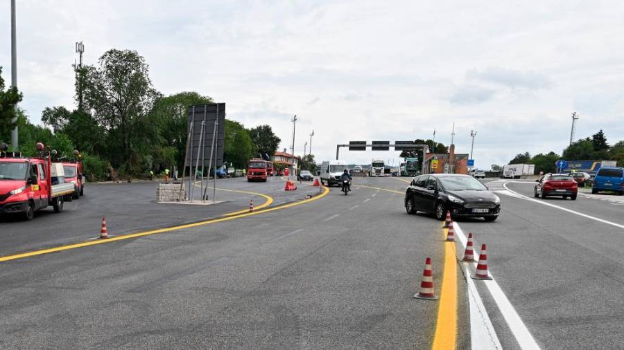 Neprekinjena črta prepoveduje vožnjo proti Opčinam, nekateri so si jo upali prečkati (FOTODAMJ@N)