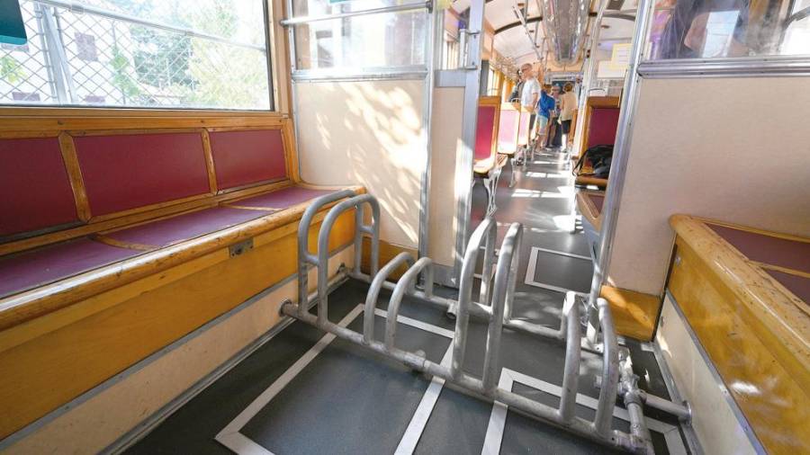 Prostor ob tramvjerjevi kabini je namenjen kolesom (FOTODAMJ@N)