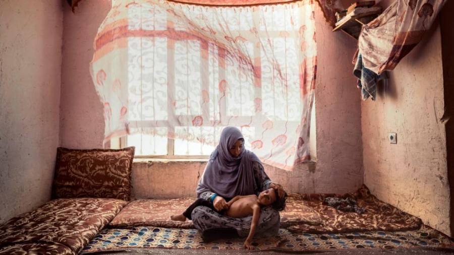 Skrajne posledice ekonomske krize v Afganistanu (MARCO GUALAZZINI)