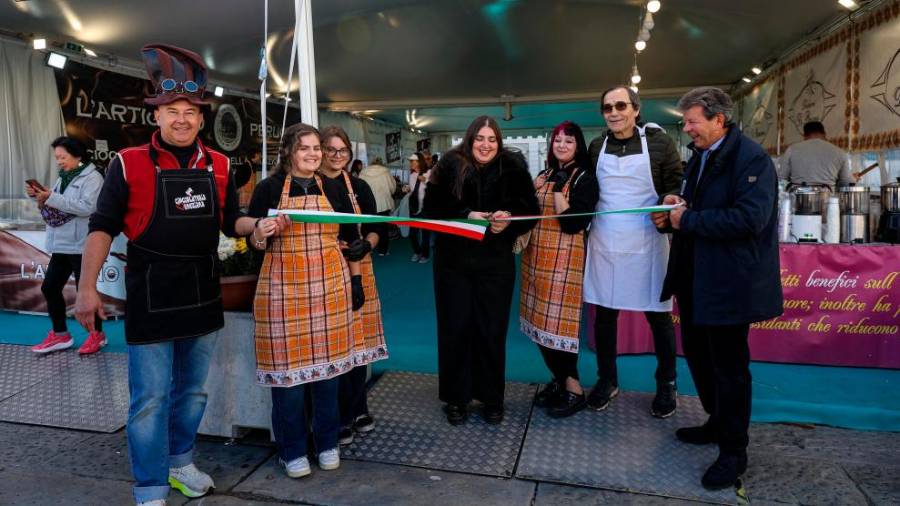 Slavnostni prerez traku na letošnjem čokoladnem sejmu Cioccolatiamo (LUCA TEDESCHI/FOTODAMJ@N)