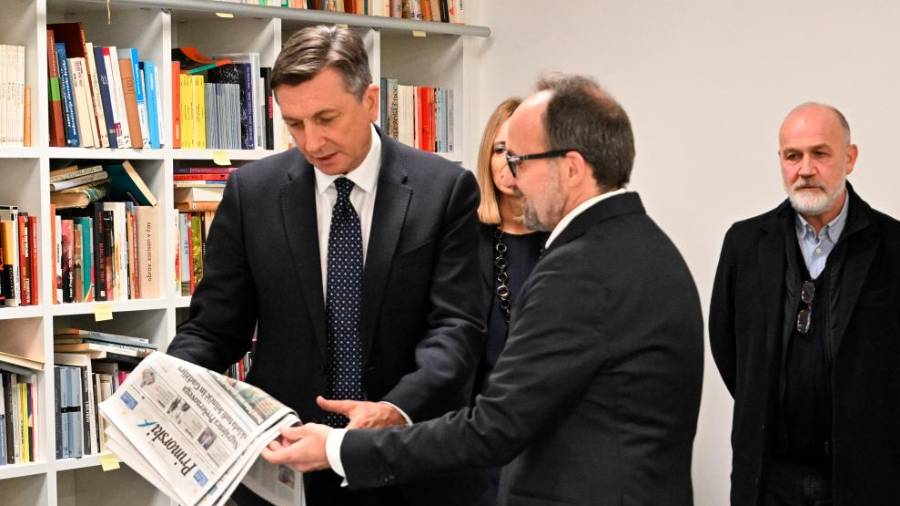 Predsednik Borut Pahor s podpredsednico DZP-Prae Alenko Obad, odgovornim urednikom Igorjem Devetakom in predsednikom Zadruge Primorski dnevnik Igorjem Kocijančičem (FOTODAMJ@N)