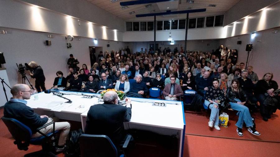 Polna dvorana Narodnega doma (FOTODAMJ@N)