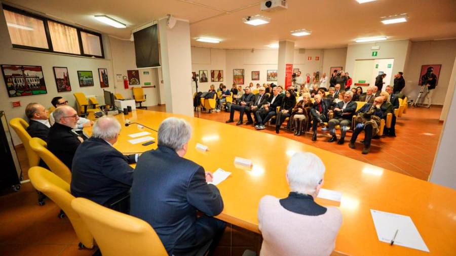 Predstavitev je potekala v konferenčni dvorani bolnišnice (TIBALDI)