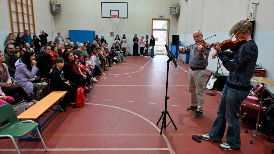 S kulturnim programom so zbirali sredstva v pomoč sošolki (FOTODAMJ@N)