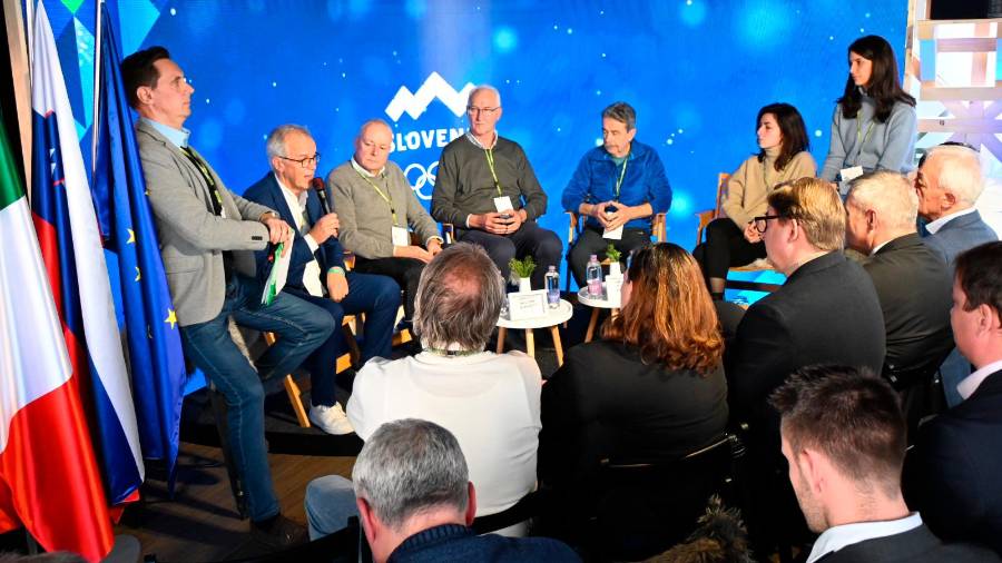 Z današnje konference v Cortini d’Ampezzo (USZS)