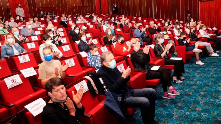 Po dolgem času se je v veliko dvorano goriškega Kulturnega doma vrnila publika (BUMBACA)