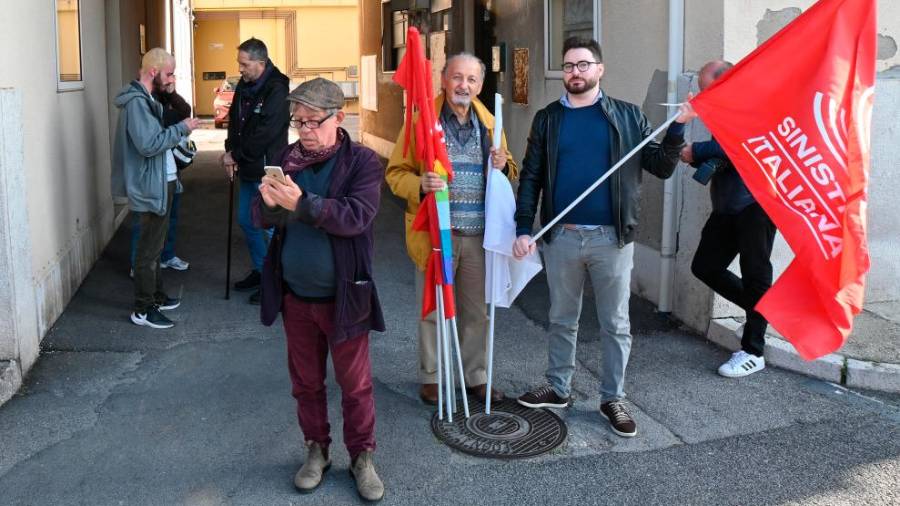 Med protestniki je bil tudi Paolo Rossi (levo spredaj) (FOTODAMJ@N)