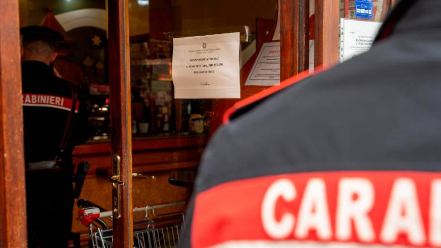 Bara v Ulici Raffineria in na Garibaldijevem trgu bosta zaprta deset dni (KARABINJERJI)