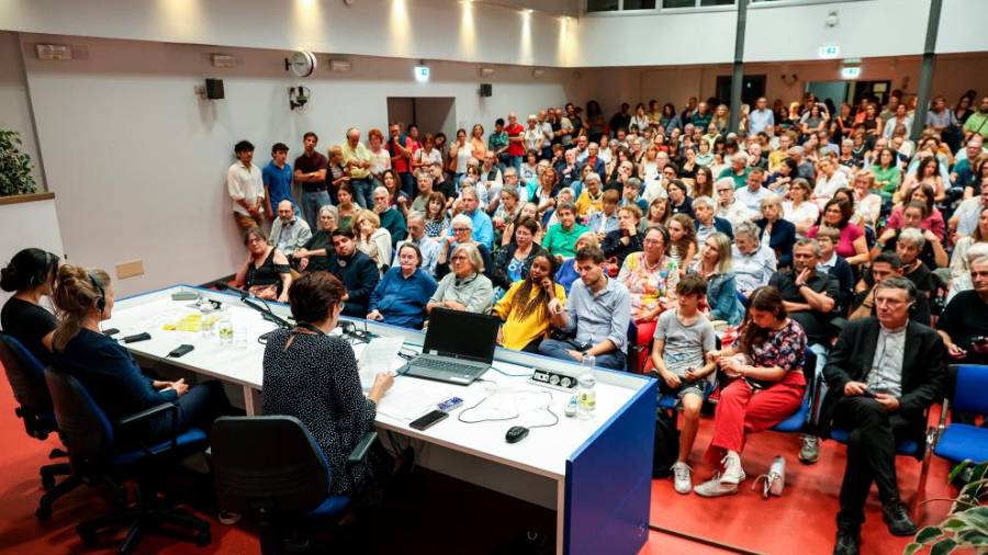 Nabito polna dvorana Narodnega doma v Trstu (FOTODAMJ@N)