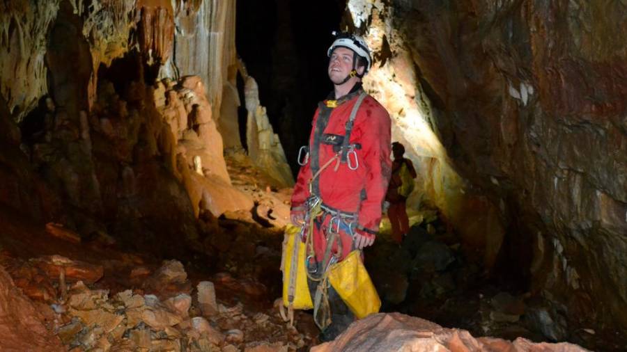 Matej Husu v novi odkriti jami pri Orleku (MATEJ HUSU/FACEBOOK)