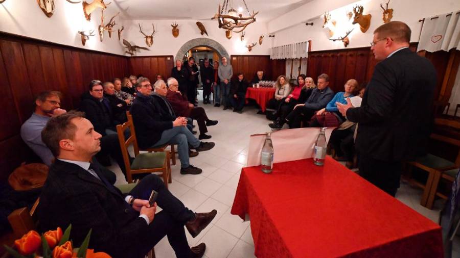 $!Kandidat Slovenske skupnosti je sinoči v Repnu predstavil svojo kandidaturo (FOTODAMJ@N)