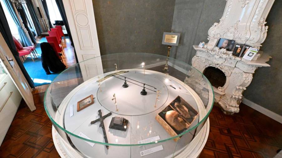 Nekateri osebni predmeti Giuseppeja Tartinija (FOTODAMJ@N)