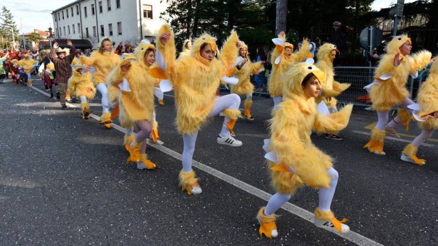 Ob 14. uri bi vozovi krenili s Pikelca ... (fotografije)