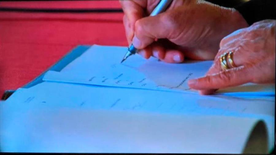 Zaključil se je zgodovinski dan