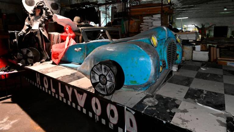 S’ciopai bodo na Opčine popeljali gangsterje in plesalke