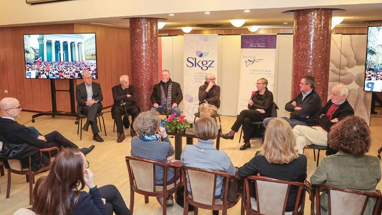 Vse manjšinske komponente so znale doseči nek skupni imenovalec