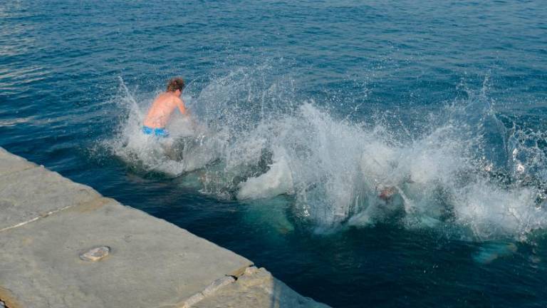 Lani v FJK kar 25 vročih dni več od povprečja