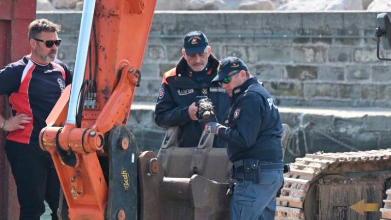 V Barkovljah našli več artilerijskih izstrelkov