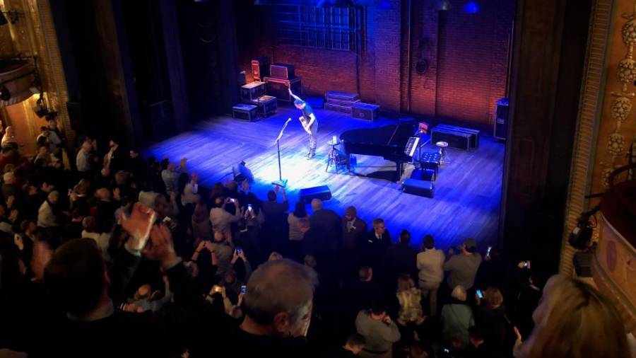 Bruce Springsteen na odru gledališča Walter Kerr (AW)