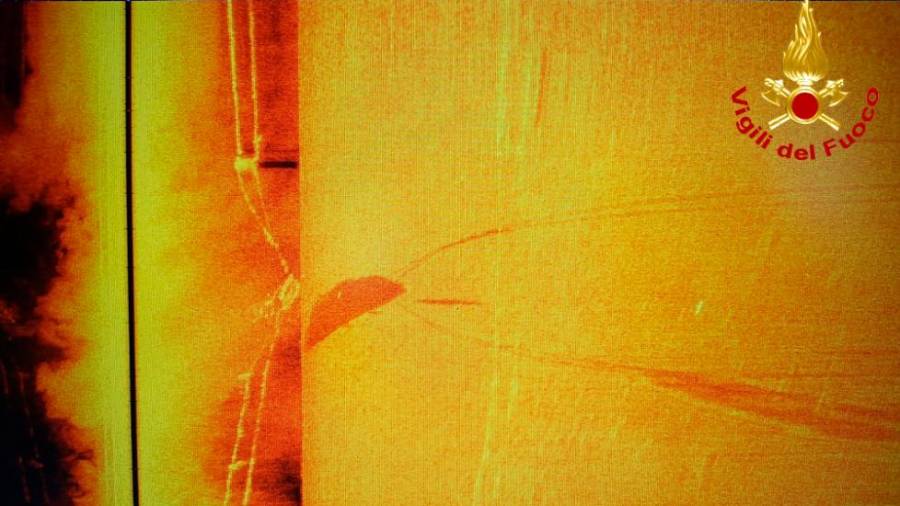 Truplo so gasilci zasledili s sonarjem (GASILCI)