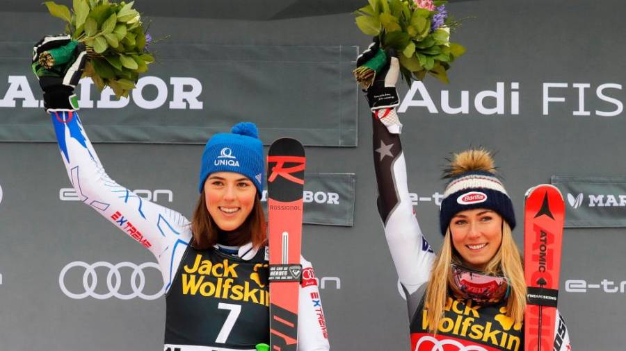 Slovakinja Petra Vlhova in Američanka Mikaela Shiffrin po skupni zmagi na Zlati lisici (ANSA)