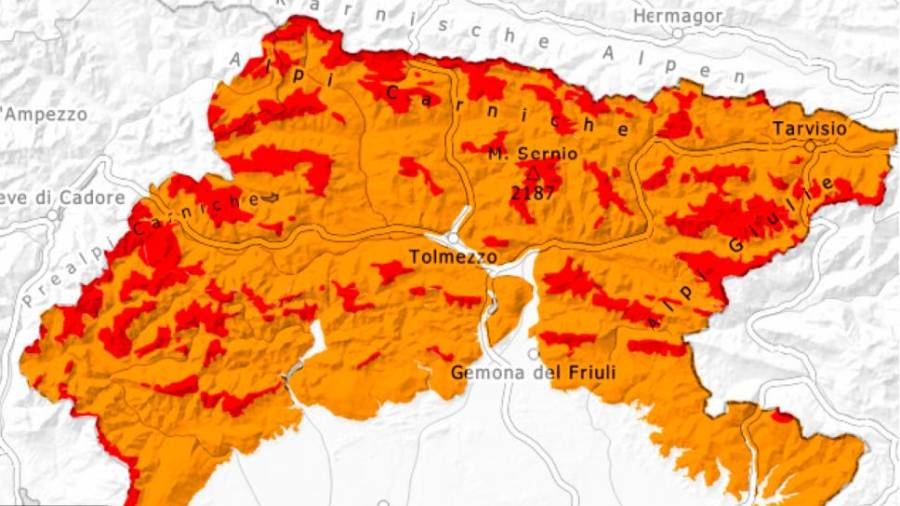 Nevarnost proženja snežnih plazov je velika (AINEVA.IT)