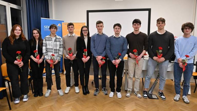 Zaslužnim študentom vročili devet nagrad in tri podpore