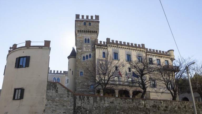 Odpirajo vrata v prostore, ki so običajno nedostopni