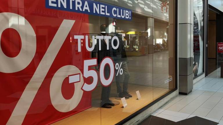 Danes začetek sezonskih razprodaj tudi v FJK