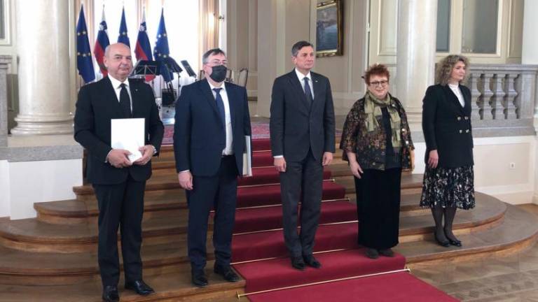 Pahor odlikoval »štiri od najbolj zaslužnih oseb«