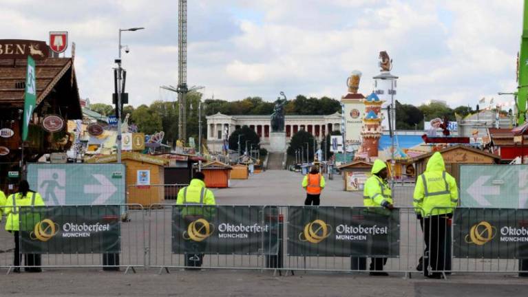 V Münchnu zaradi grožnje z bombo začasno zaprli Oktoberfest